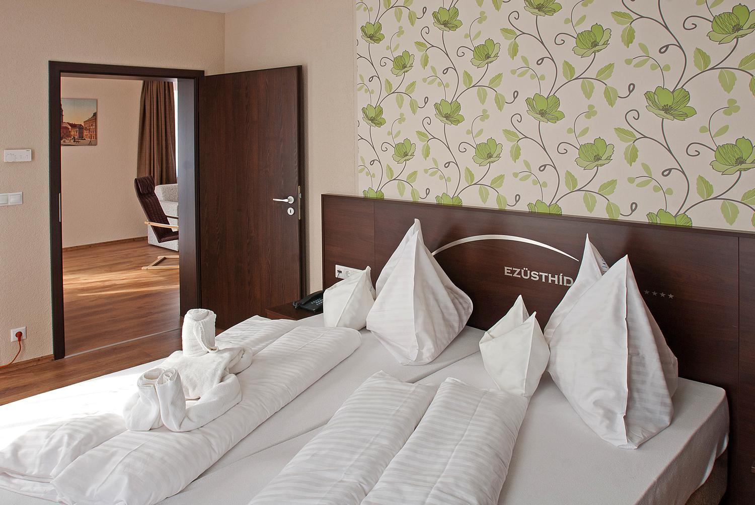 Ezuesthid Hotel Veszprém Dış mekan fotoğraf