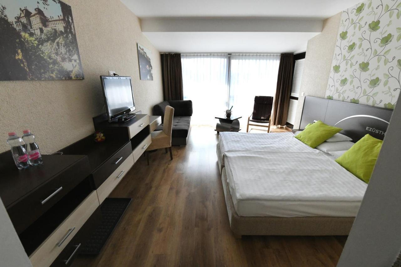 Ezuesthid Hotel Veszprém Dış mekan fotoğraf